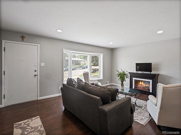 4th image of 3058 S Lowell Boulevard