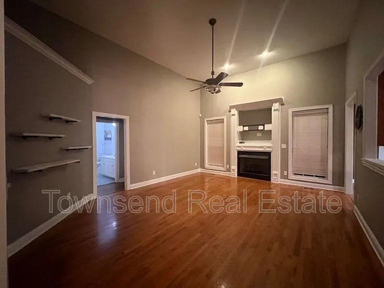 305 W Summerchase Dr — Photo 6