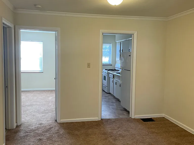 918 Kenwick Rd #D — Photo 11