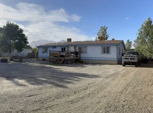 37 Cove St, Round Mountain, NV 89045