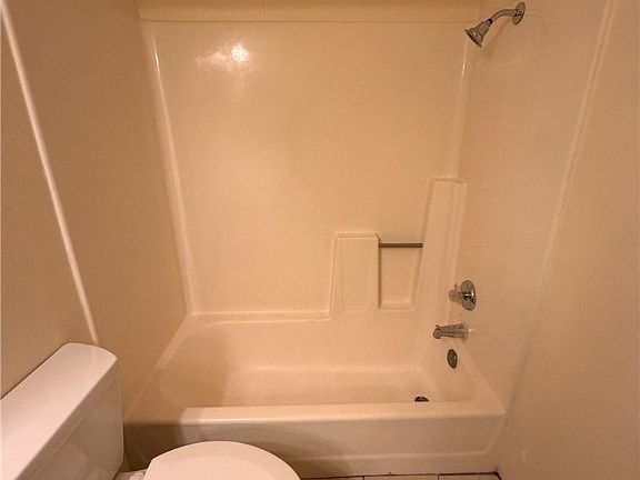 4th image of 1361 E University Ave APT 209