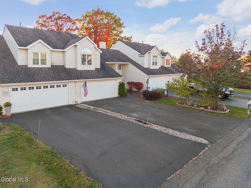 2nd image of 988 Sterling Ridge Drive
