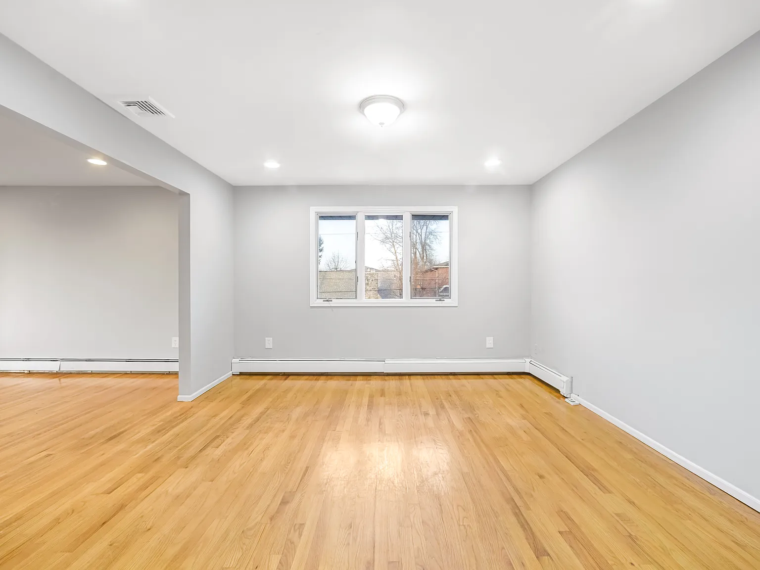 3 bed, 1200 sqft, $3,195 — Photo 4