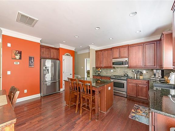 4th image of 1728 Lakefield Dr