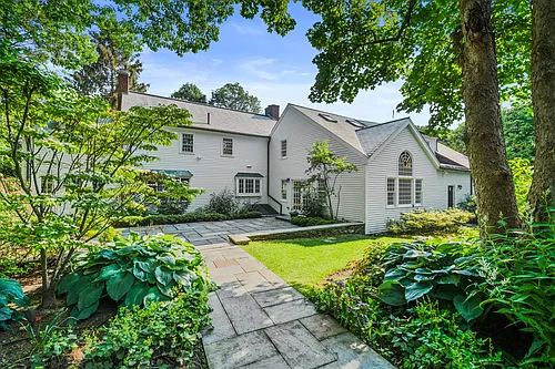 17 Montrose St Photo 1
