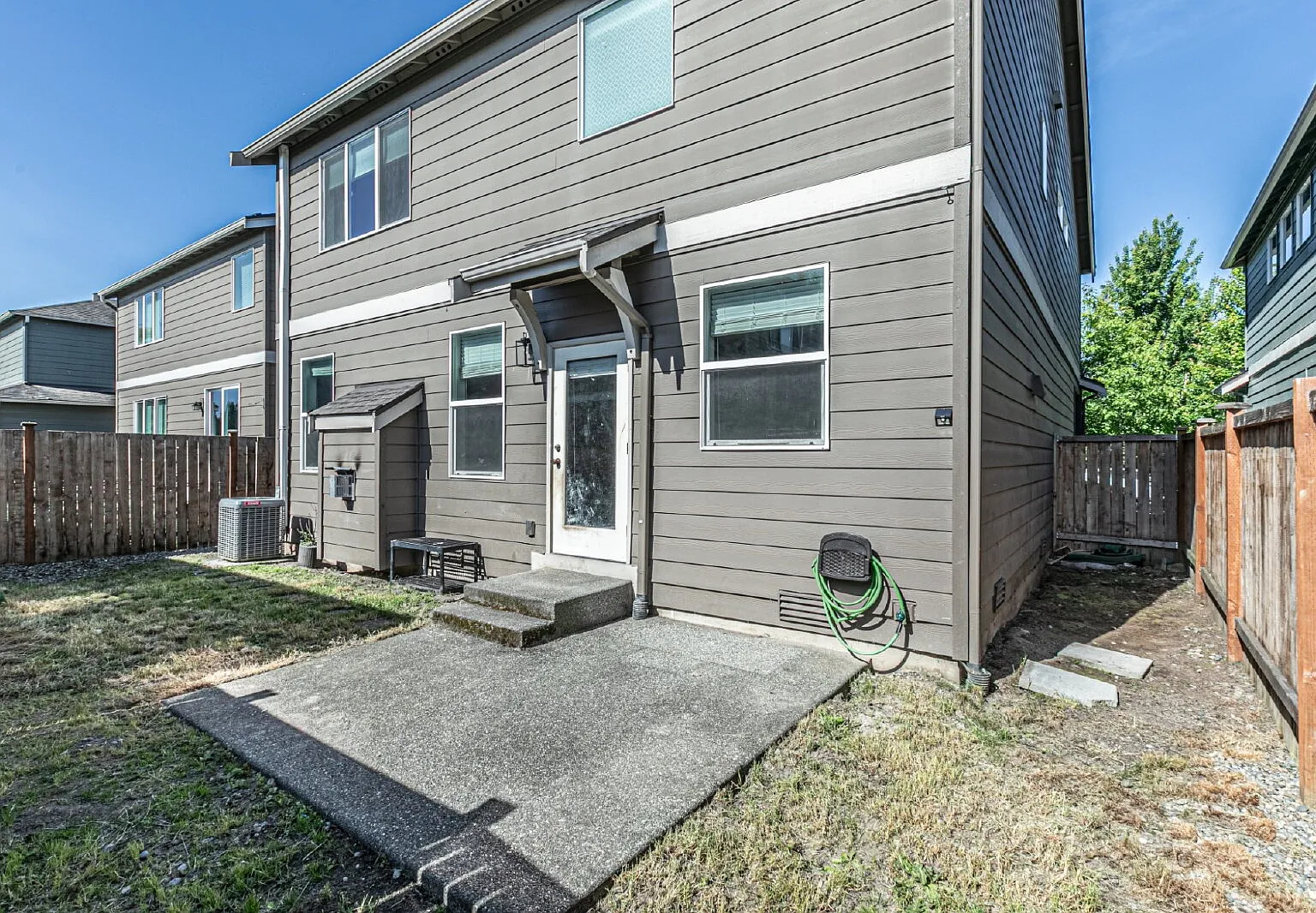 Amazing 4 bedroom home in Stewart Crossing! — Photo 3