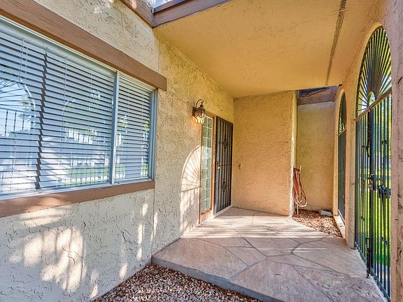 5th image of 2124 E Villa Ct