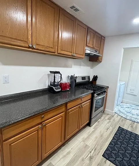 916 Poplar Ave — Photo 15