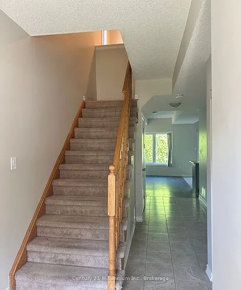 32 Arcadia Rd — Photo 2