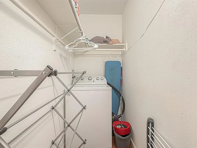 2201 Fountain View Dr #9 — Photo 22