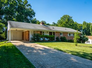 3710 Woodburn Rd, Annandale, VA 22003