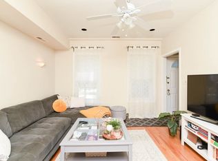 1738 W Nelson St, Chicago, IL 60657