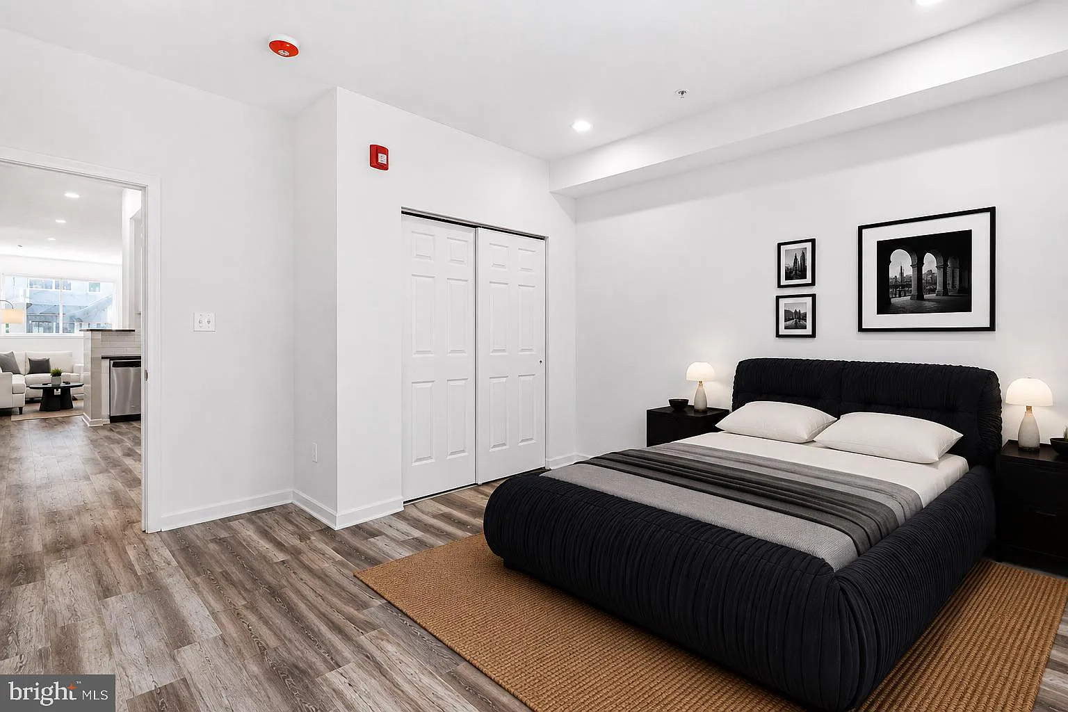 1219 W Butler St — Photo 4
