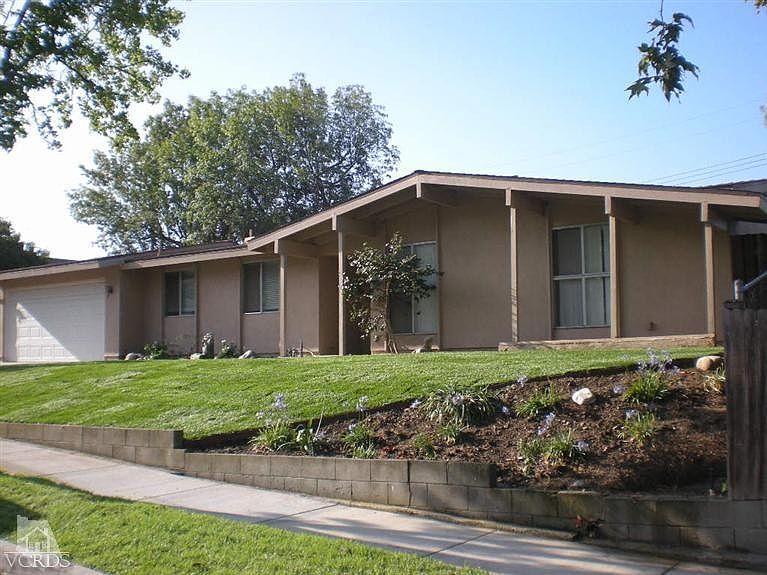 1st image of 118 Lear Cir