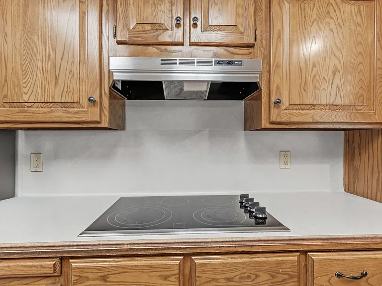 6970 Ellen Ln — Photo 16