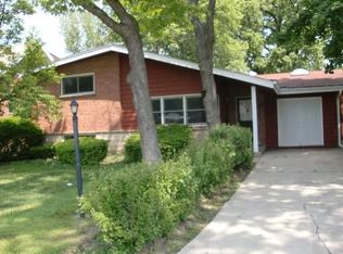 610 Gregg Rd, Northbrook, IL 60062