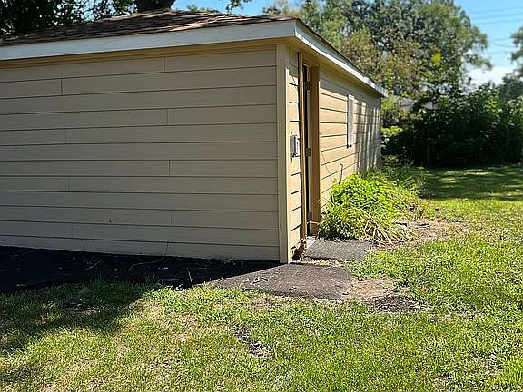 3rd image of 2775 Benton St
