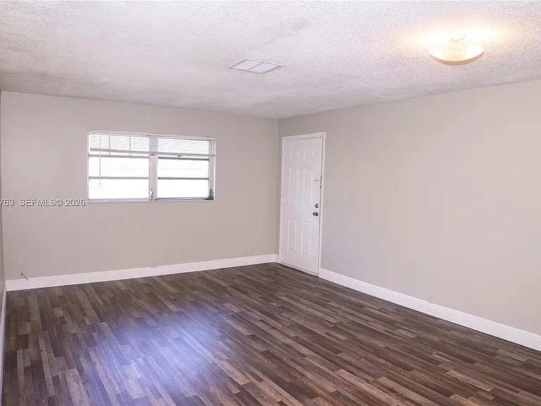 4240 Woodside Dr #4 — Photo 29