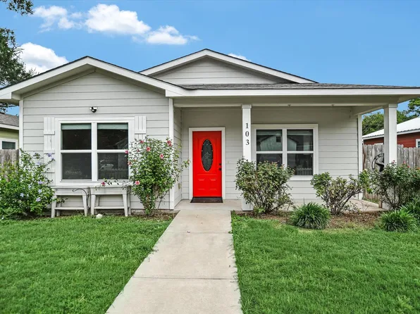 103 East St, Smithville, TX 78957