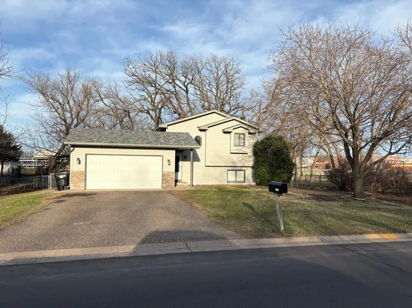 25931 8th St W, Zimmerman, MN 55398