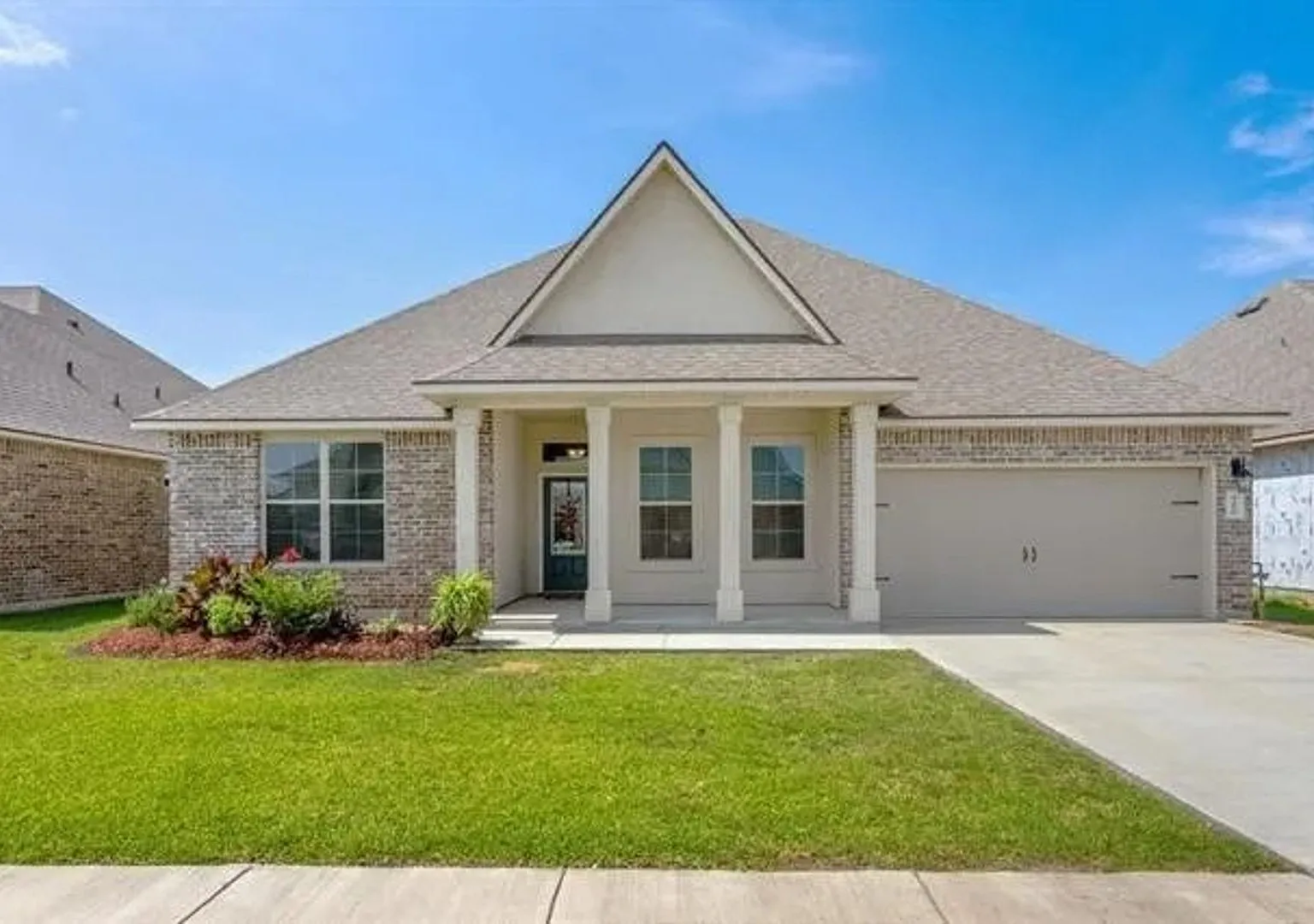 3258 Lake Crest Dr — Photo 1