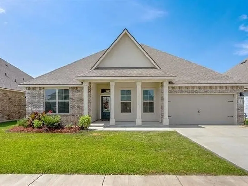 3258 Lake Crest Dr