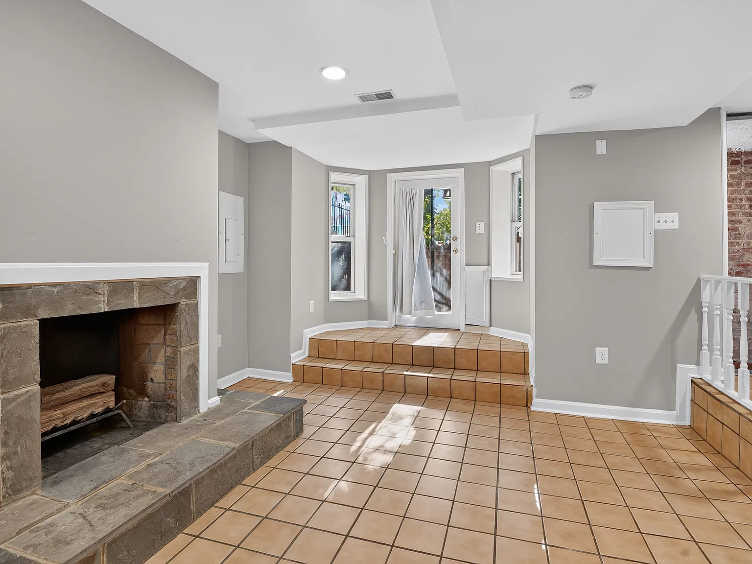 2 bed, 1.5 bath, 750 sqft, $2,499 — Photo 3
