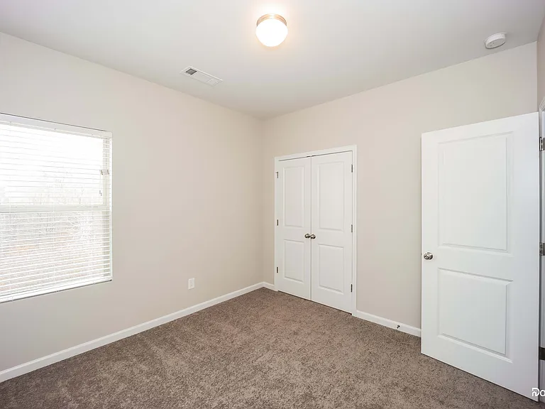 7398 Embassy Trce — Photo 11