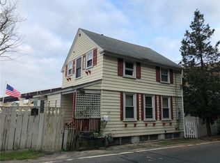 147 Riverside Dr, Tiverton, RI 02878