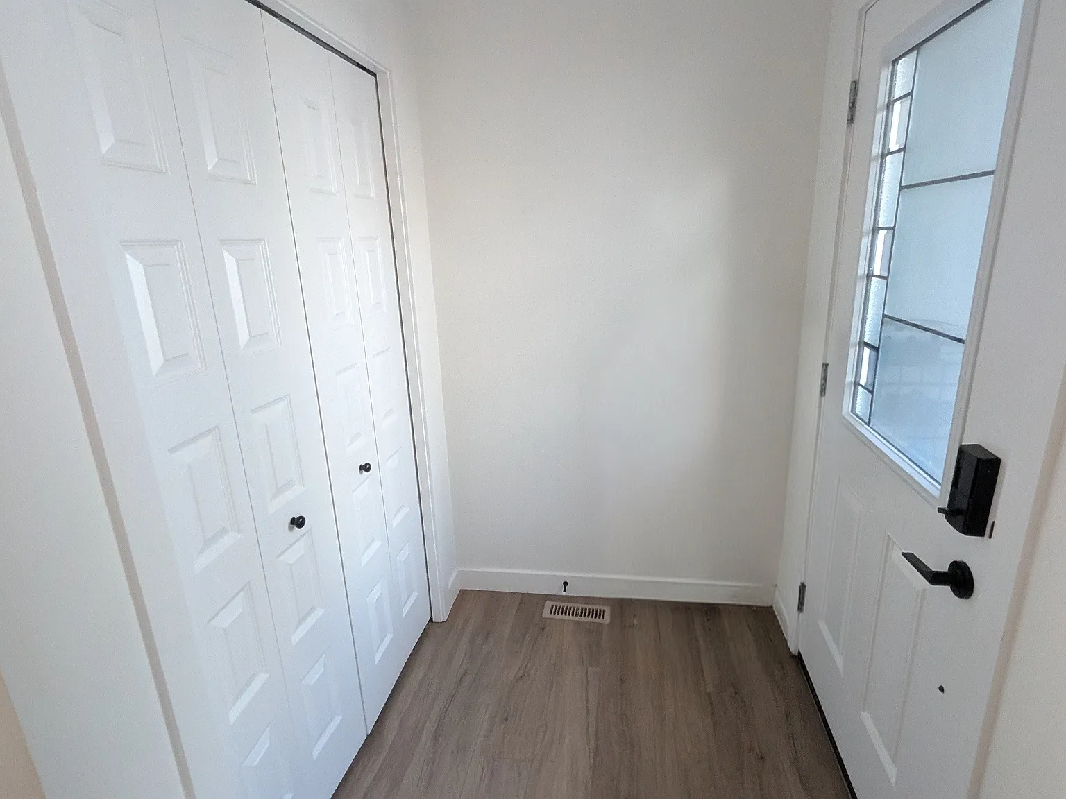 61 Silverton glen gate — Photo 3