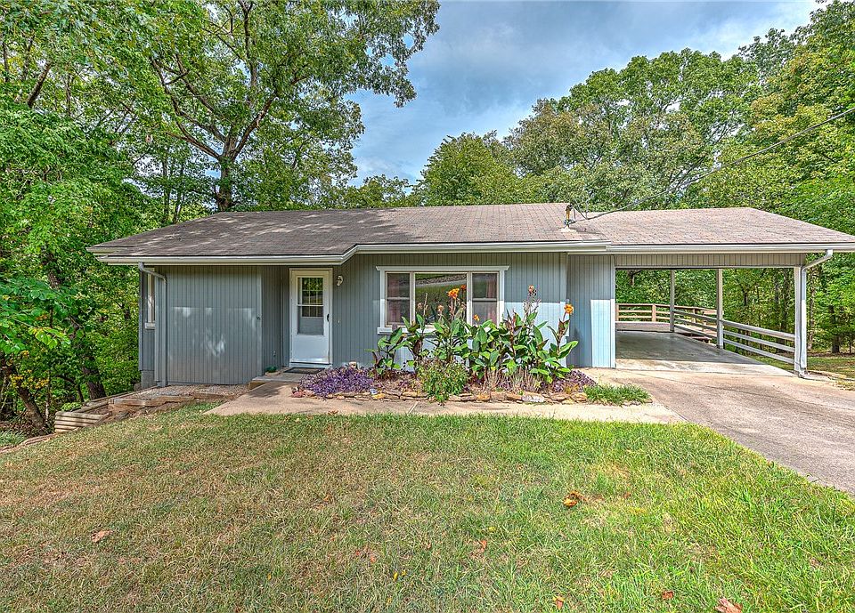 1st image of 18 Bolton Ln