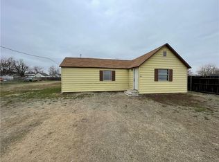 303 SW 5th St, Minco, OK 73059