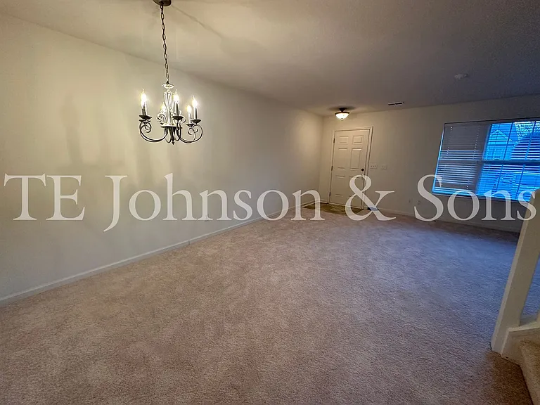 2544 Halle Ann Cir — Photo 4
