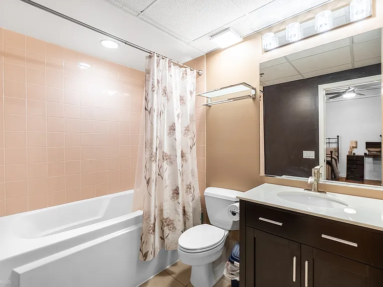 6 E Monroe St #1503 — Photo 9