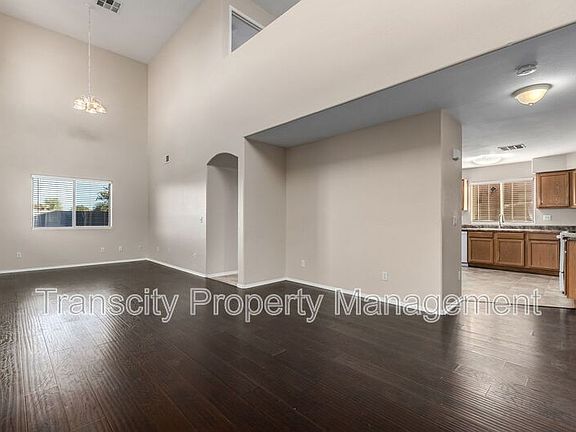 2nd image of 41207 N Cambria Dr