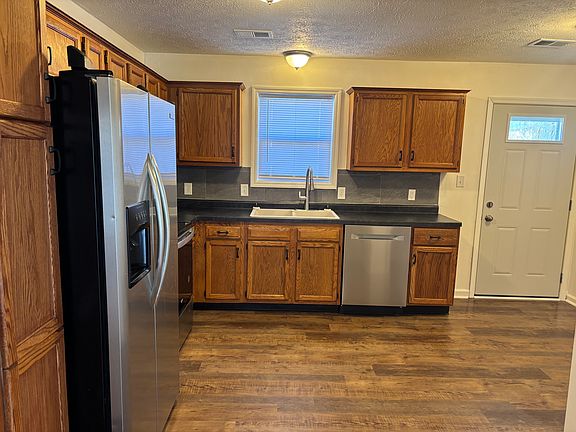 4th image of 2116 Stafford St #B