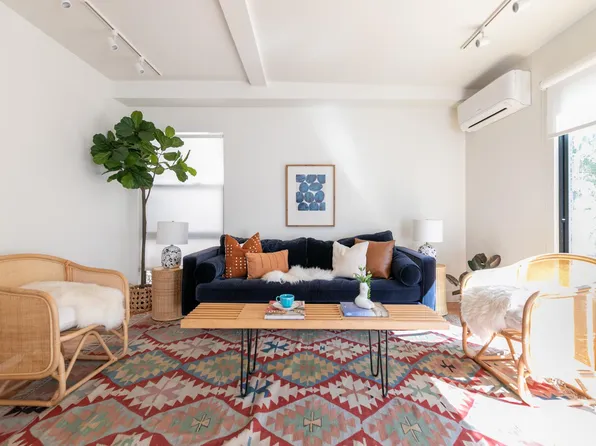 517 N Heliotrope Dr, Los Angeles, CA