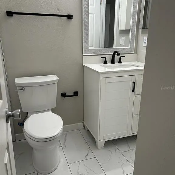 7621 Colonial Ct — Photo 13