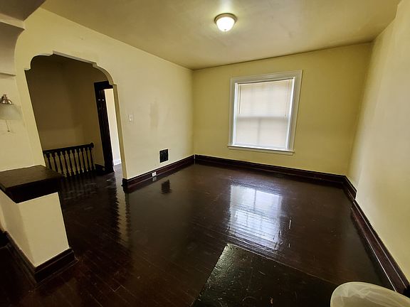 5th image of 4010 Sullivan Ave #2