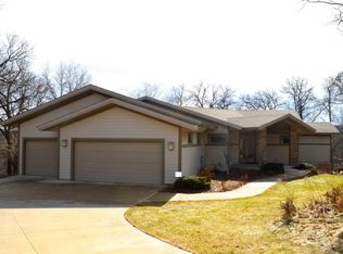 6952 Oakmere Ln NW, Rochester, MN 55901