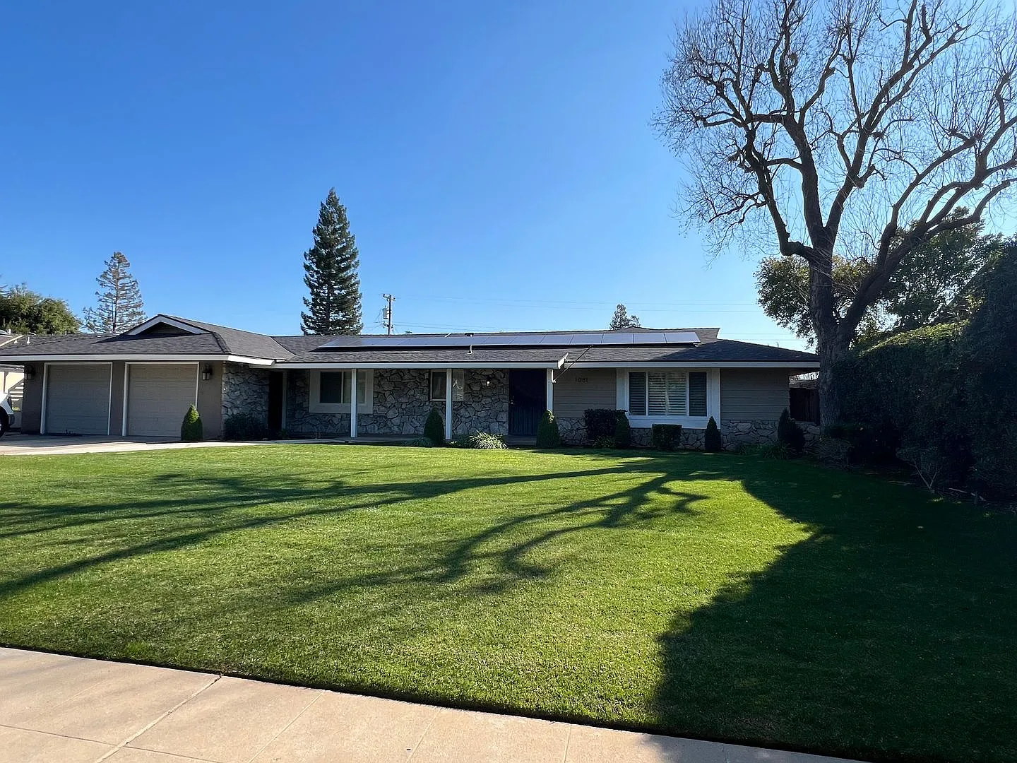 3 Bedroom 3 Bath with Pool — Photo 2