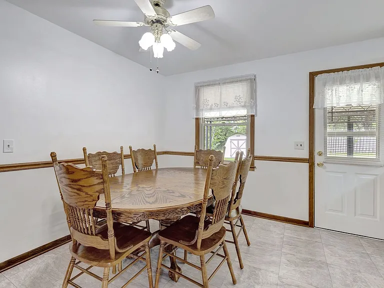 211 Friendship Dr — Photo 5