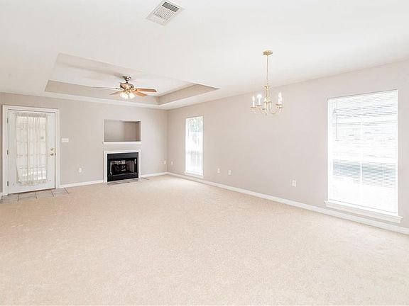 4th image of 113 S Gate Dr