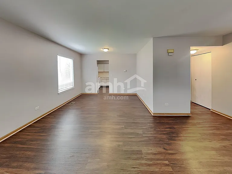 2415 Sisters Ct — Photo 9