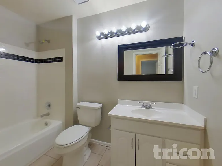 995 Cobblestone Dr — Photo 12