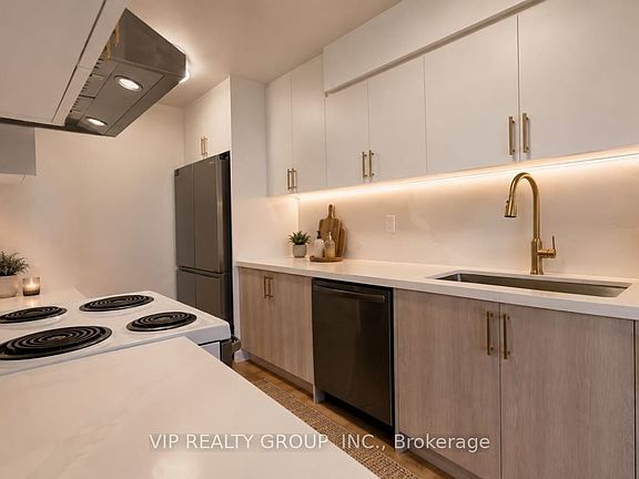 5th image of 350 Seneca Hill Dr #1611