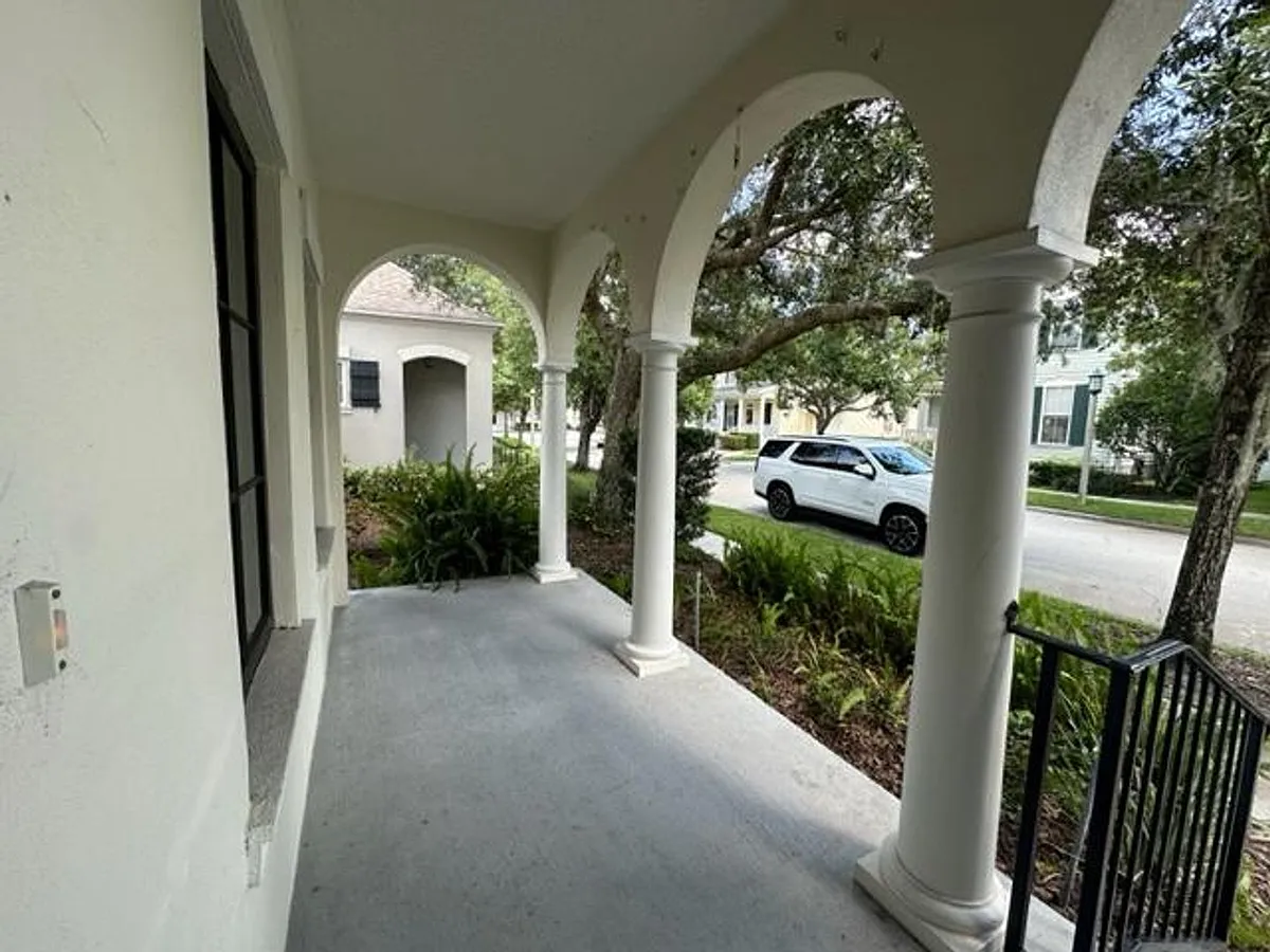 Building Photo - 906 Pawstand Rd