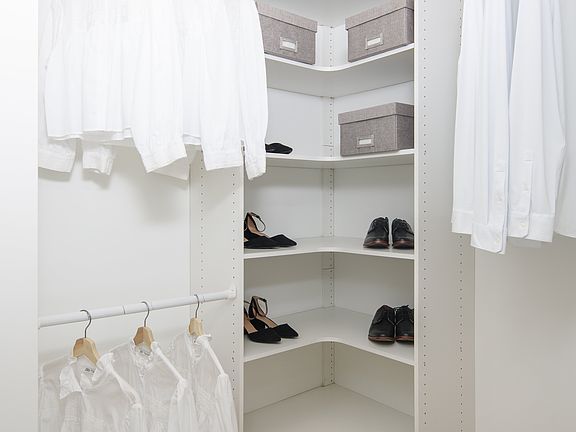 Rittenhouse Hill Walk In Closet