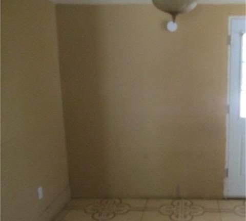 3rd image of 116 McMasters Ave