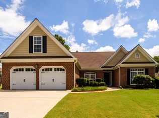 900 Downyshire Dr, Lawrenceville, GA 30044